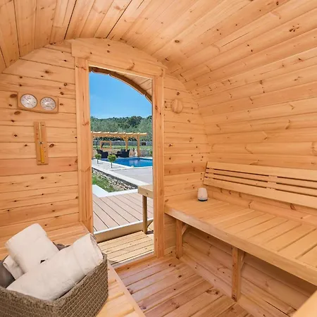 Holiday home Furesta