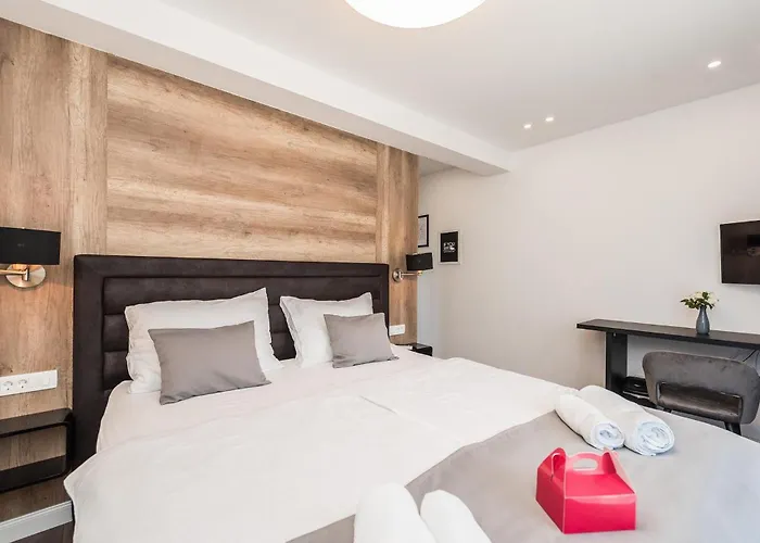 Furesta بيت للعطل زادار