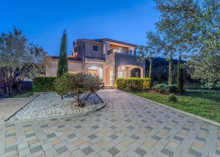 Furesta بيت للعطل زادار